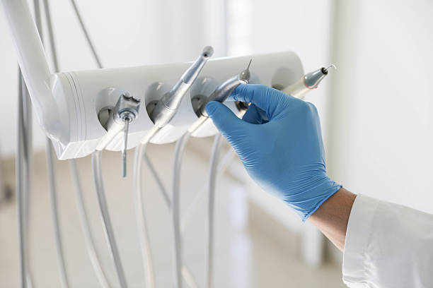 Professional Emergency Dentist technician working in Lesslie, SC